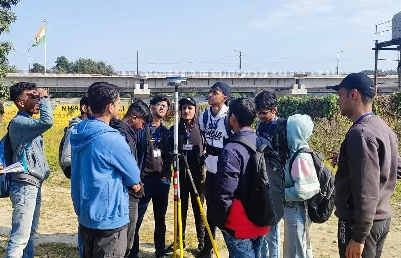 UG Civil Survey Camp 2022, photo 4 of 20